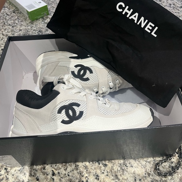 Women’s sneakers - Picture 1 of 2